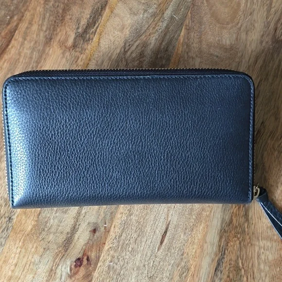 Tory Burch Women's 141004 Pebbled Leather Britten Zip Continental Wallet (Black) - Picture 2 of 11